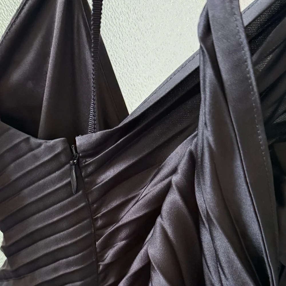 A.L.C. Aries Satin Pleated Maxi Dress Black Sz 6 - Picture 6 of 9